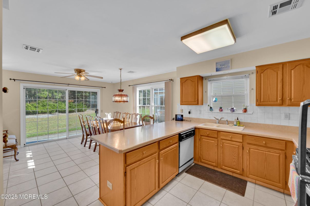 Dining room, Interior, Kitchen, Pendant Lights