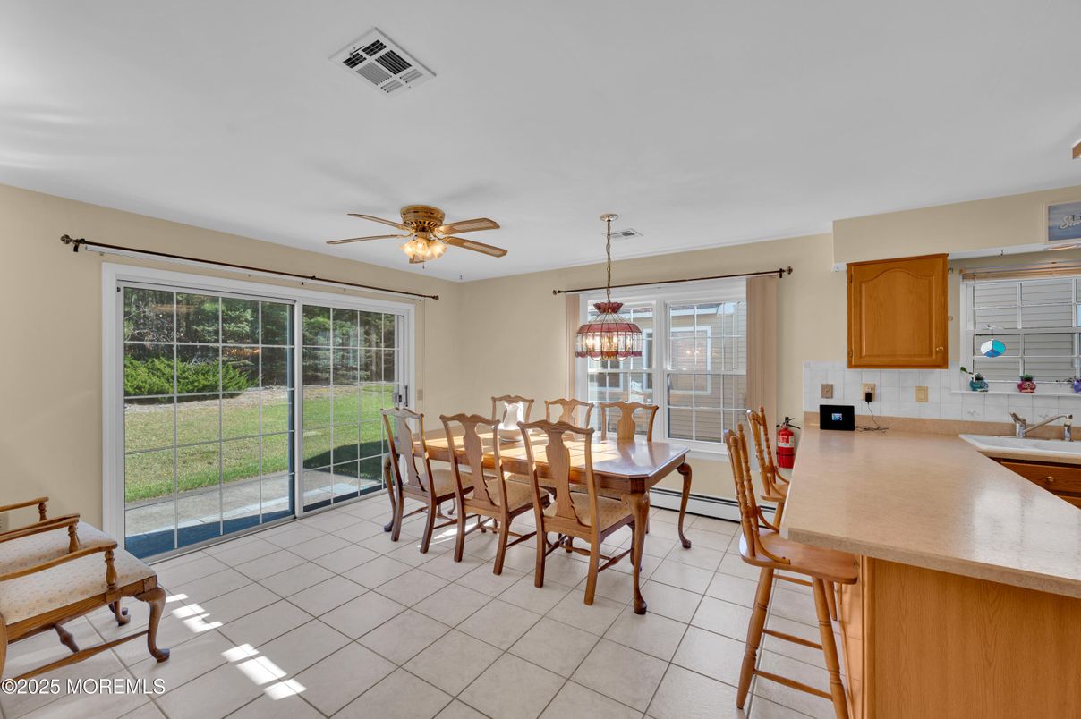 Dining room, Interior, Pendant Lights