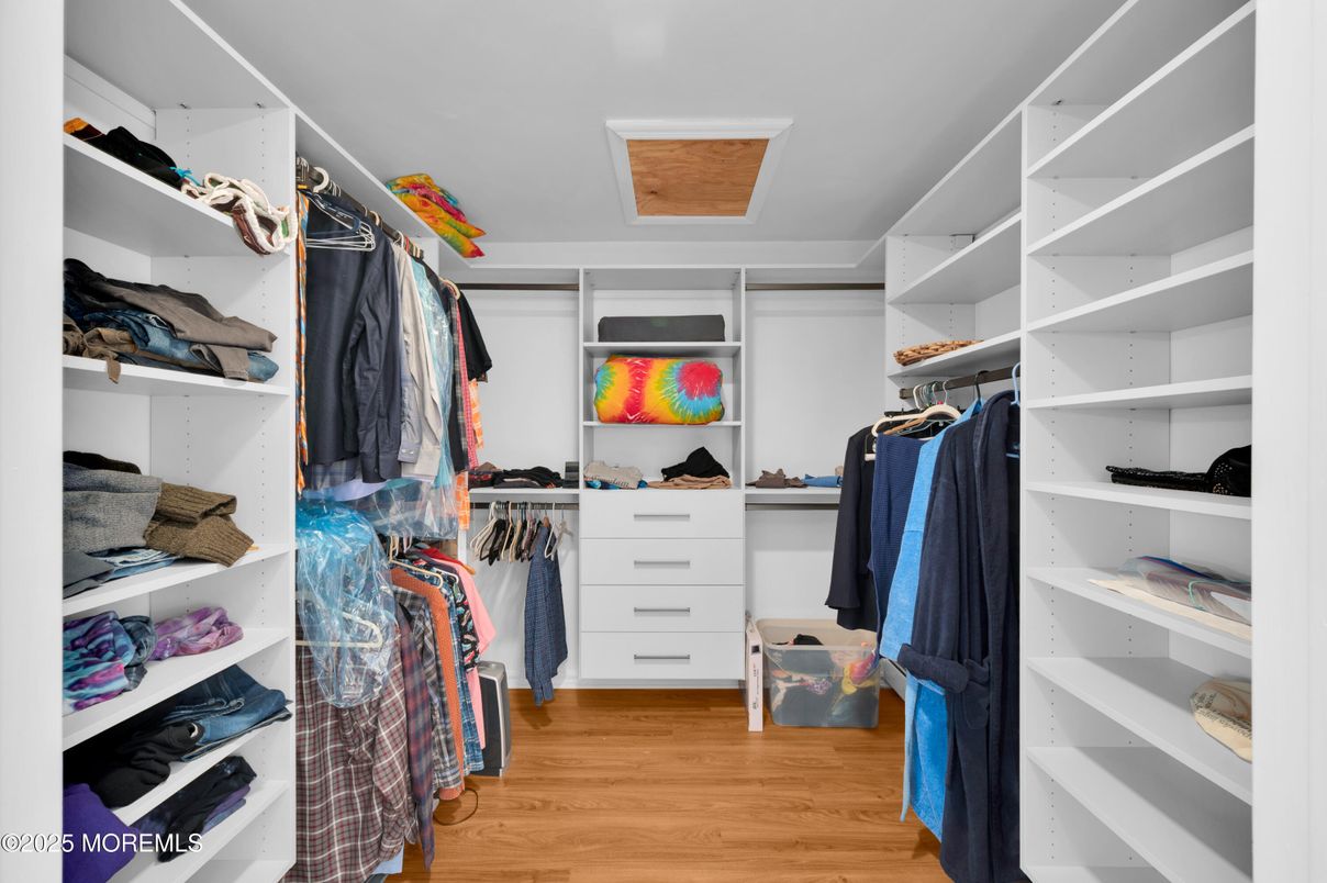 Interior, Walk-in Closets, Wood Texture Flooring