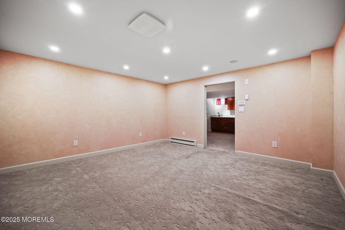 Empty room, Interior, Recessed Lighting