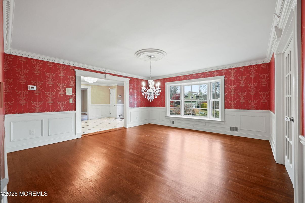 Chandelier, Empty room, Interior, Wood Texture Flooring