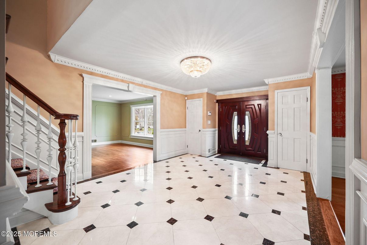 Chandelier, Interior