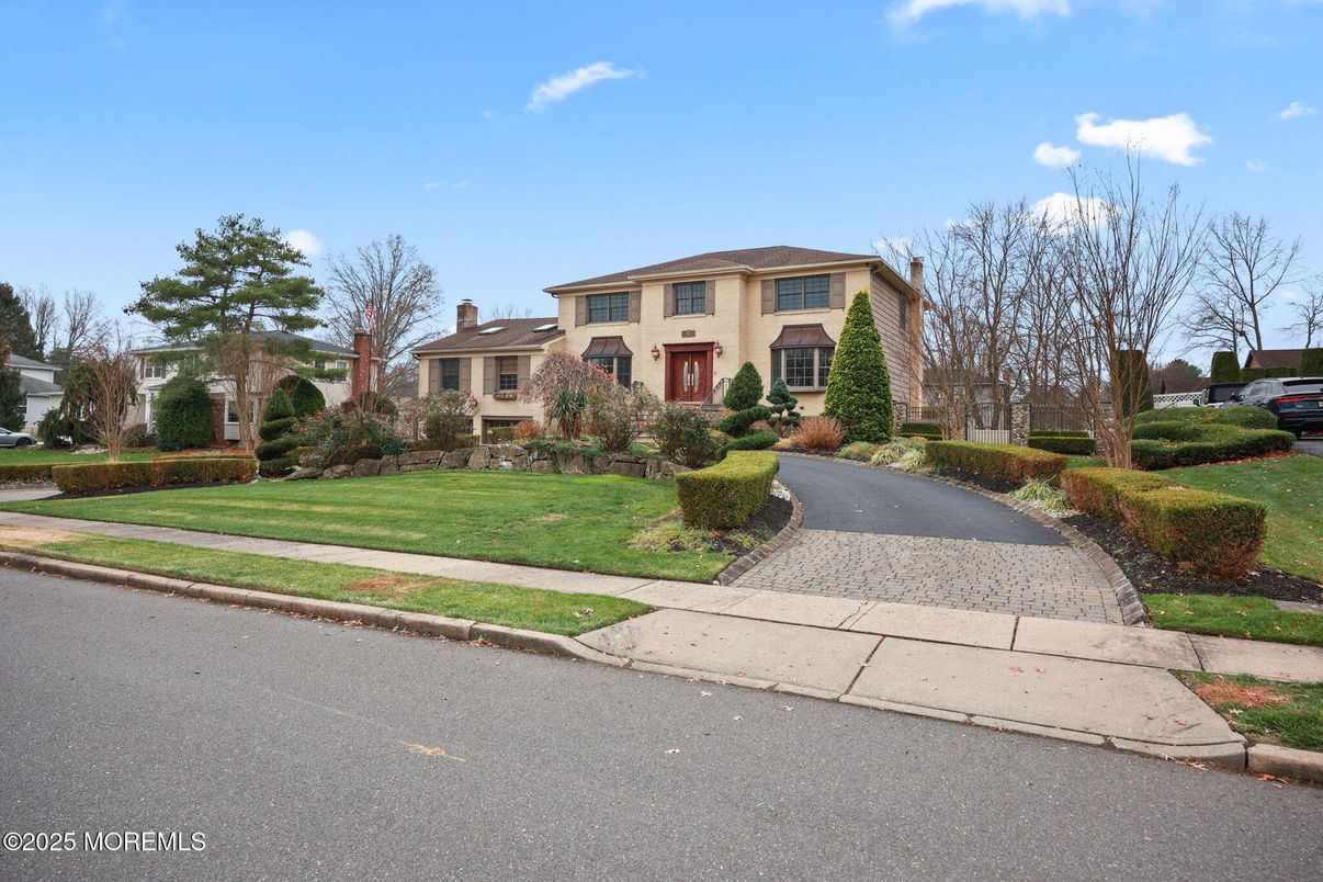 Exterior, Facade, French Provincial