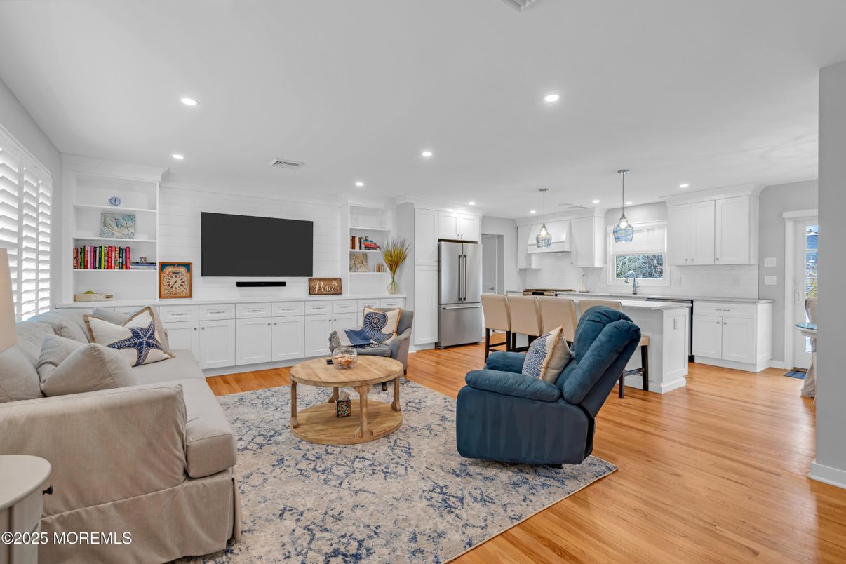 Interior, Kitchen, Living room, Pendant Lights, Recessed Lighting, Stainless Steel Appliances, Wood Texture Flooring