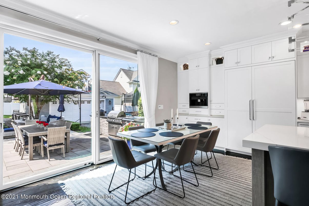 Dining room, Interior, Kitchen, Recessed Lighting