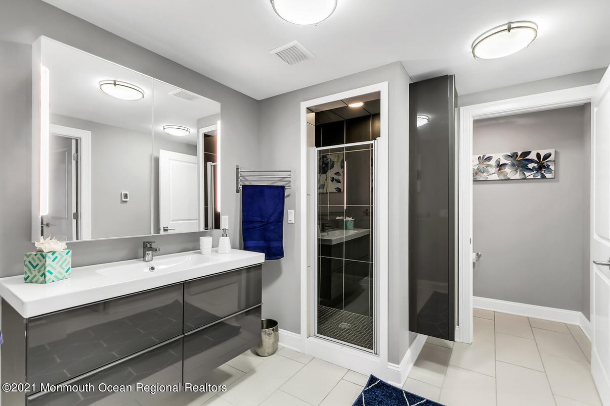 Bathroom, Glass Shower, Interior