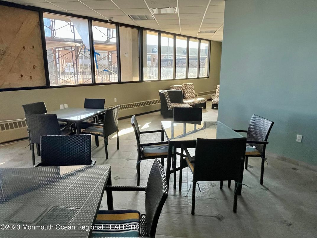 Dining room, Interior