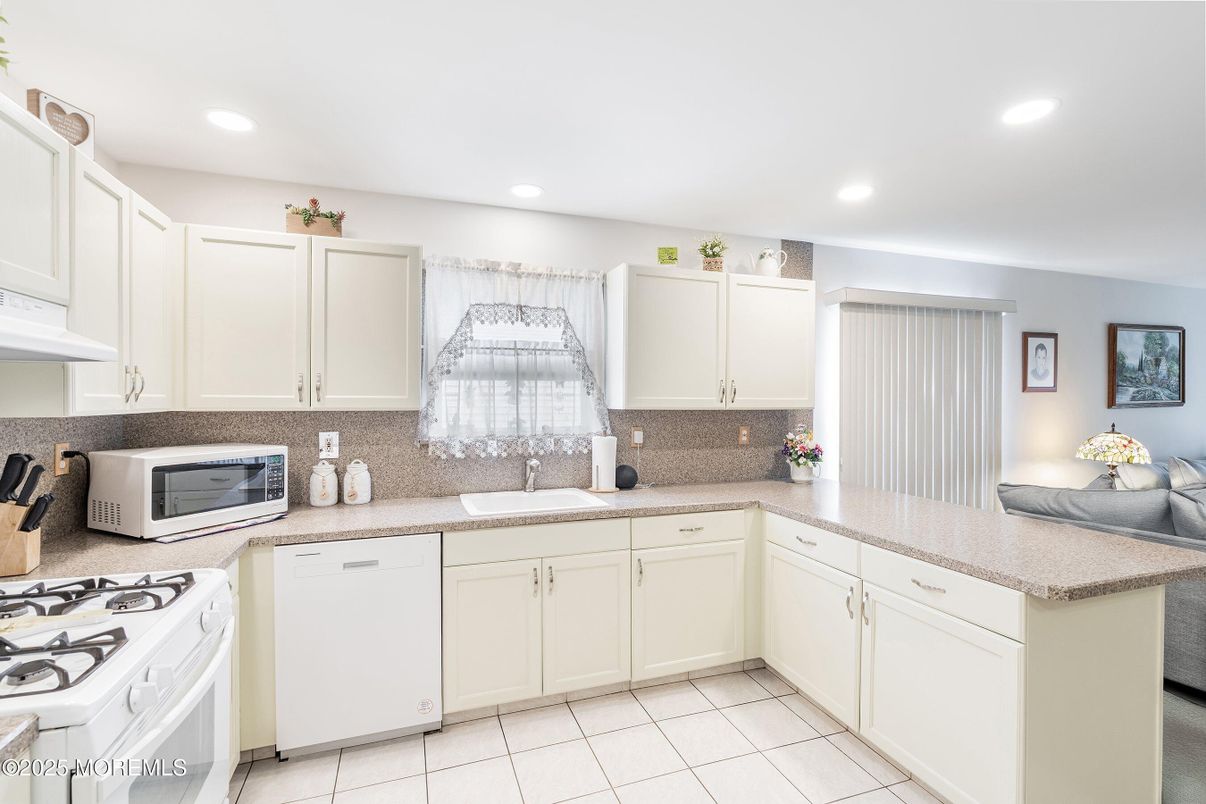 Interior, Kitchen, Recessed Lighting