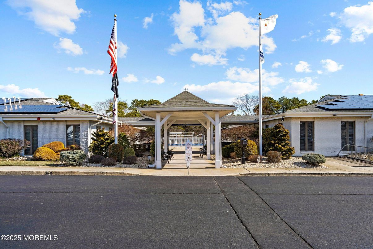 Exterior, Facade, Solar Panels, None