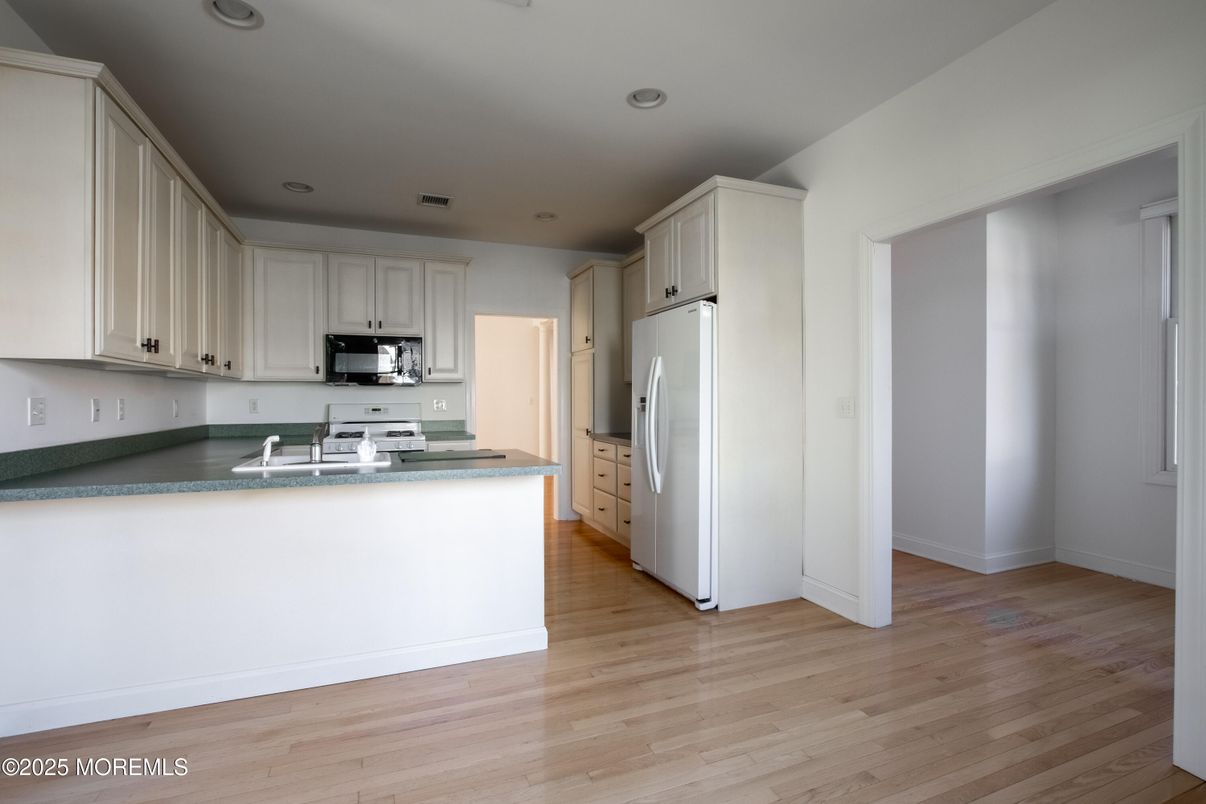 Interior, Kitchen, Recessed Lighting, Wood Texture Flooring