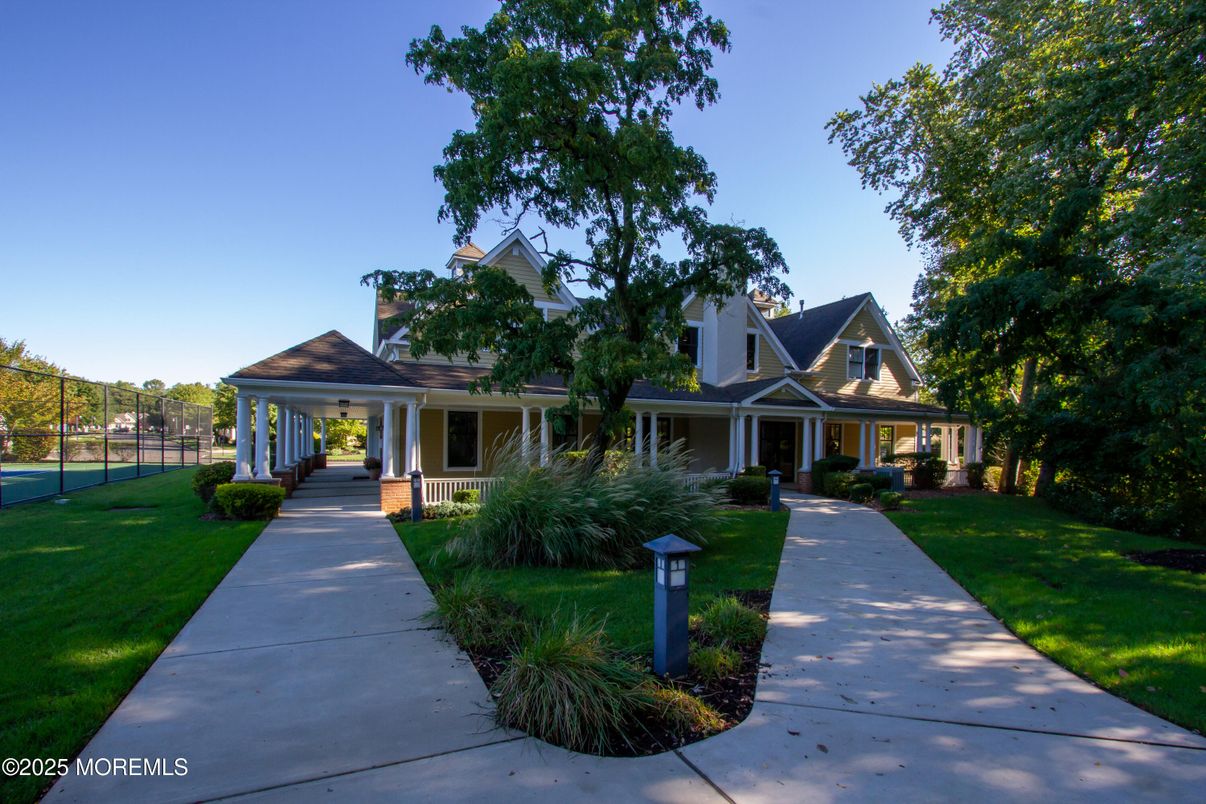 Backyard, Exterior, Facade, Cape Cod