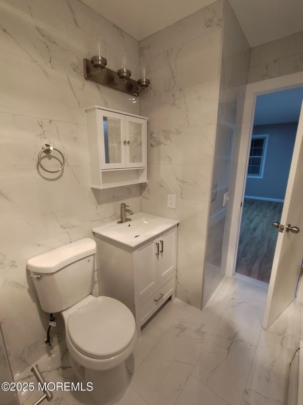 Bathroom, Interior, Marble, Marble Walls, Wood Texture Flooring