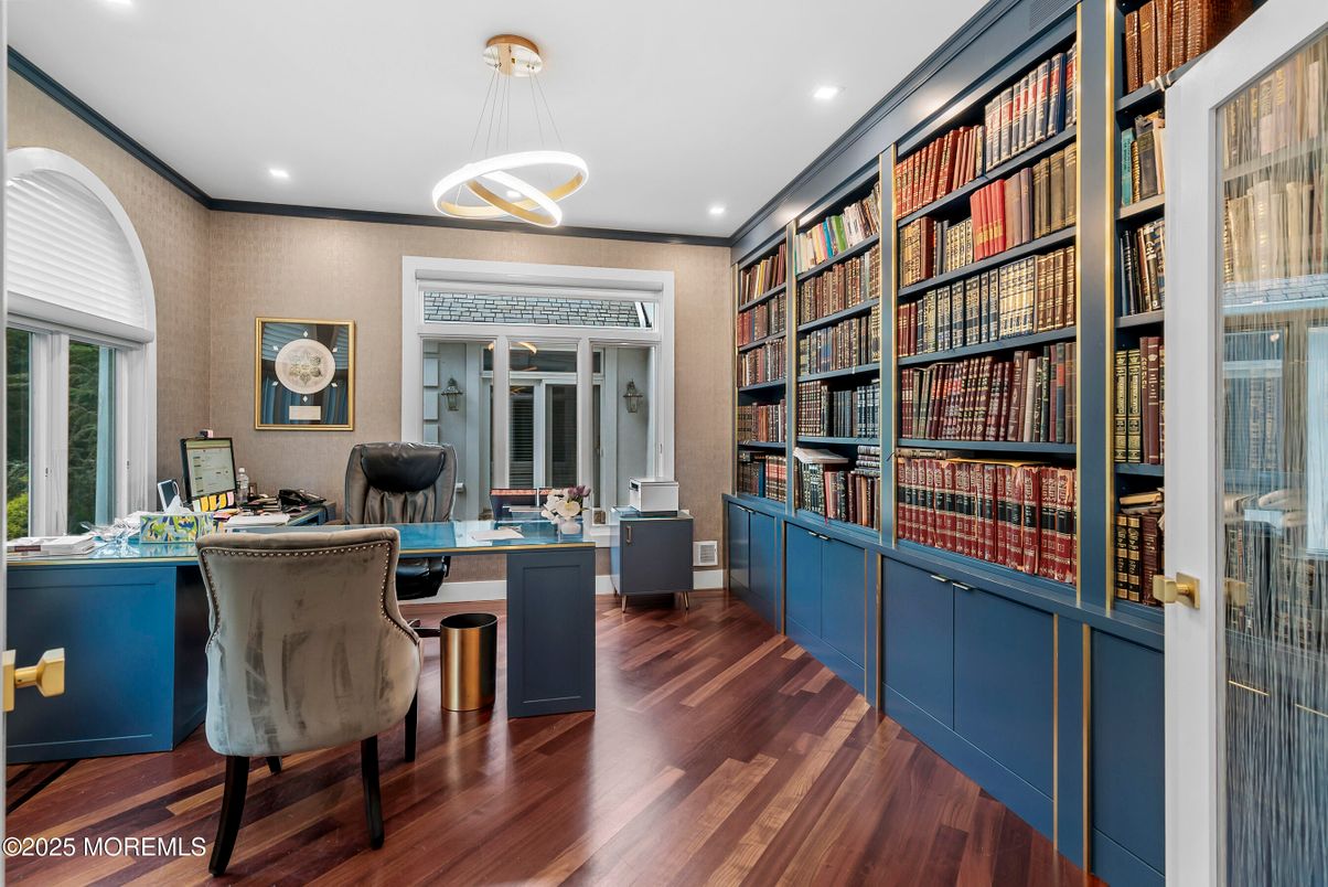 Home Office, Interior, Pendant Lights, Recessed Lighting, Wood Texture Flooring