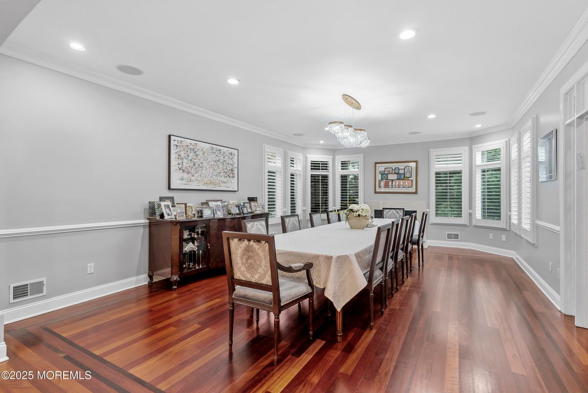 Chandelier, Dining room, Interior, Recessed Lighting, Wood Texture Flooring