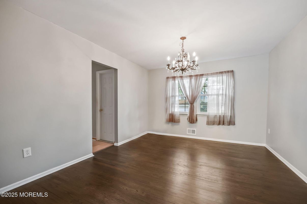 Chandelier, Empty room, Interior, Wood Texture Flooring