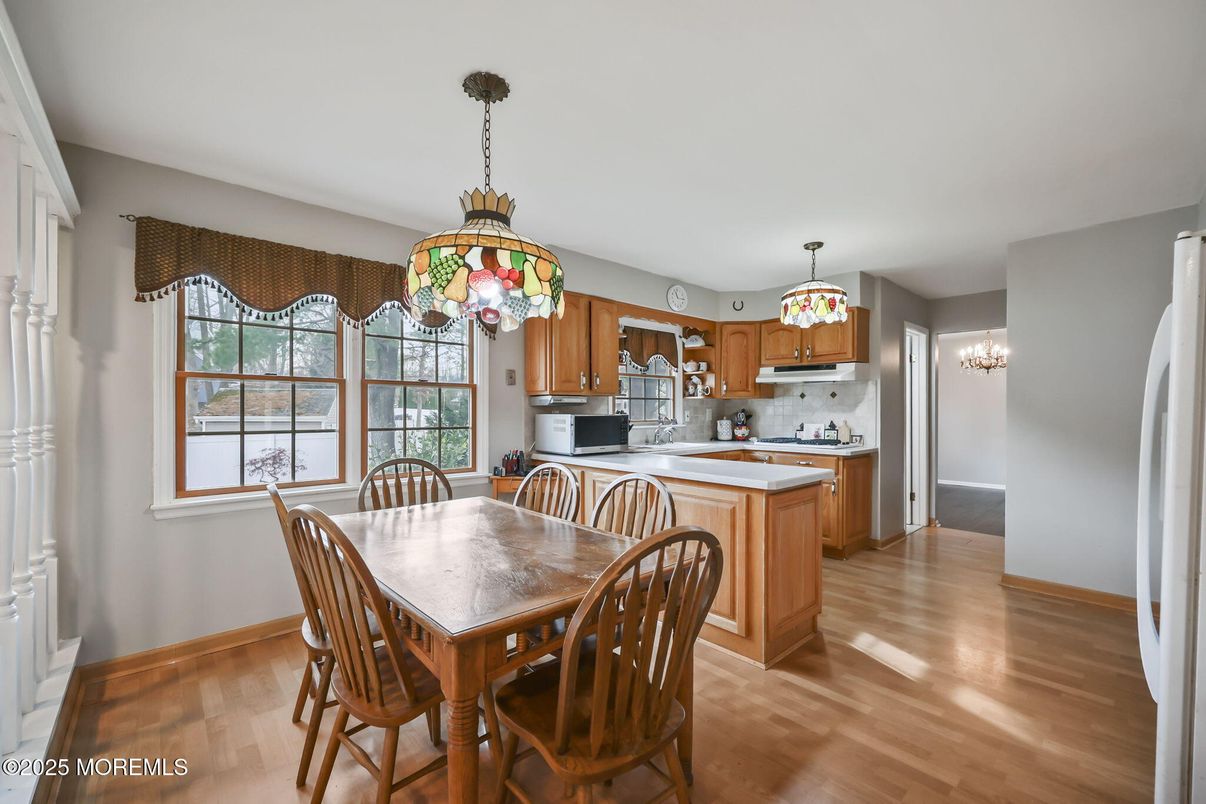 Chandelier, Dining room, Interior, Kitchen, Pendant Lights, Wood Texture Flooring