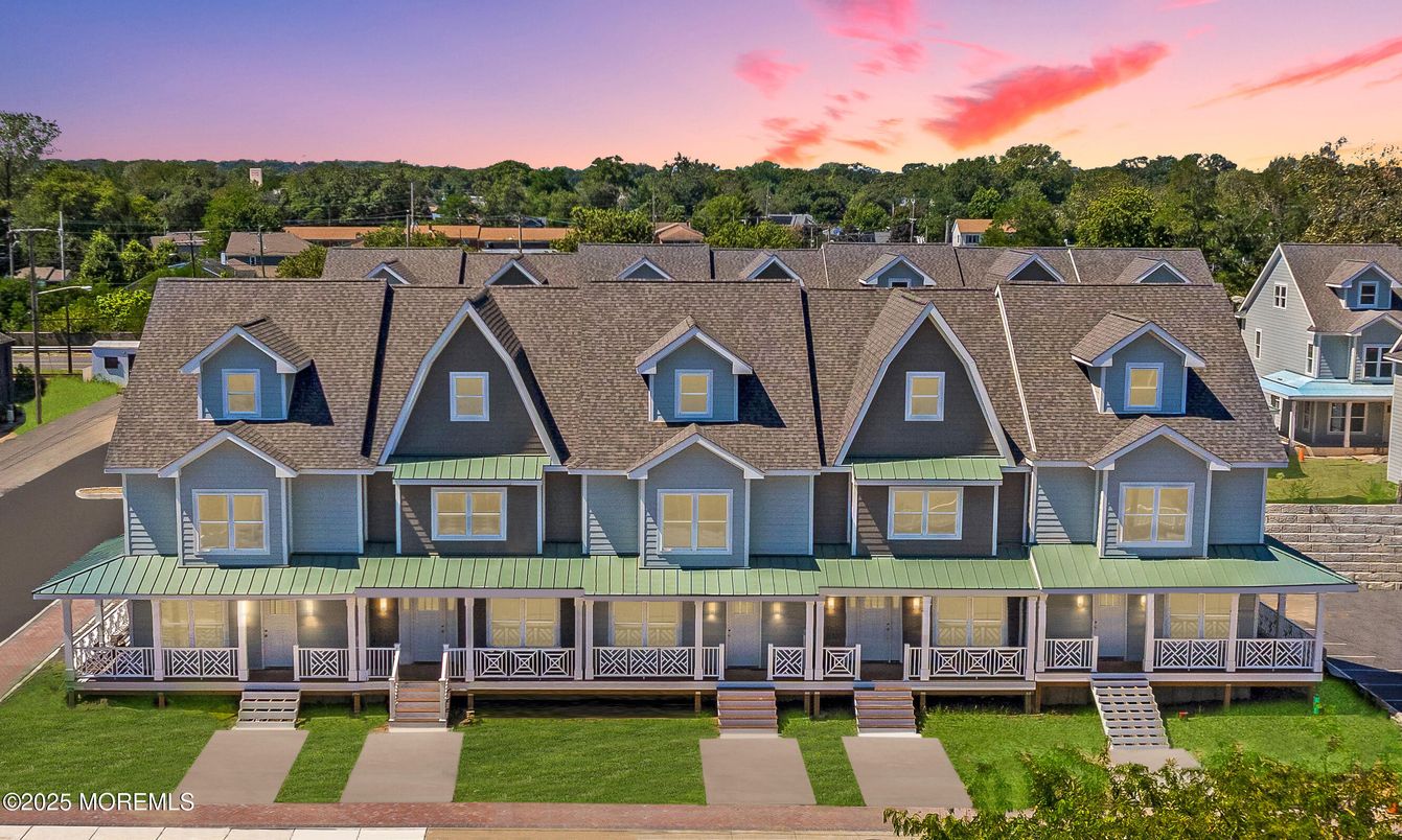 Exterior, Facade, Queen Anne Victorian