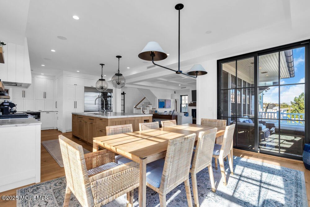 Dining room, Interior, Kitchen, Pendant Lights, Recessed Lighting, Wood Texture Flooring