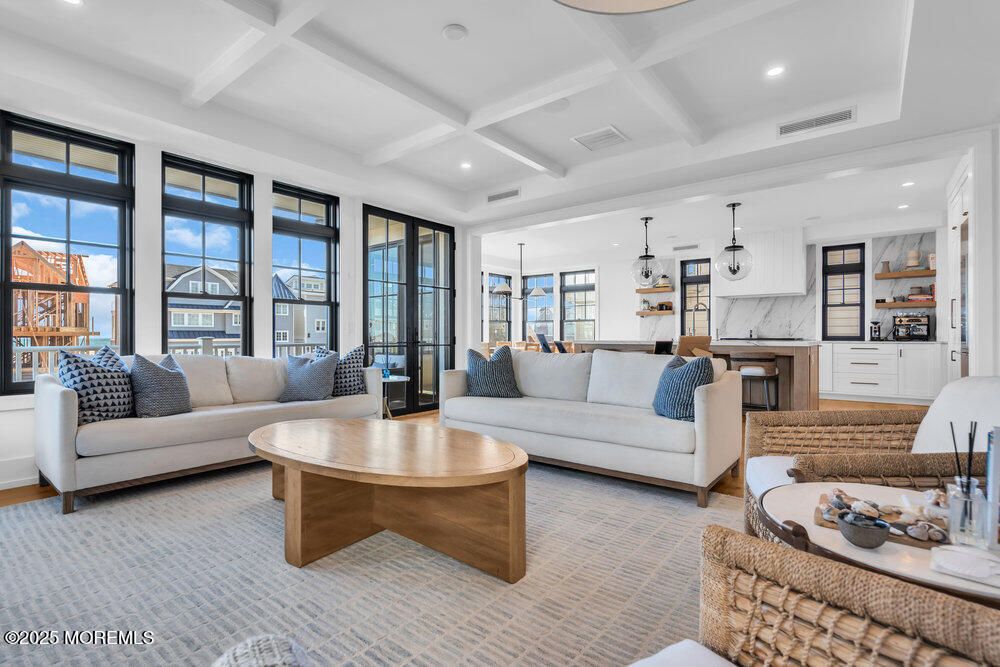 Interior, Kitchen, Living room, Marble Walls, Pendant Lights, Recessed Lighting