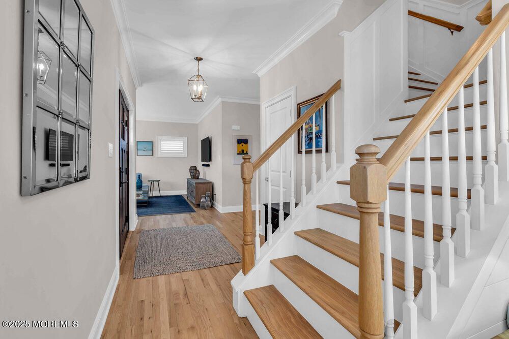 Interior, Pendant Lights, Wood Texture Flooring