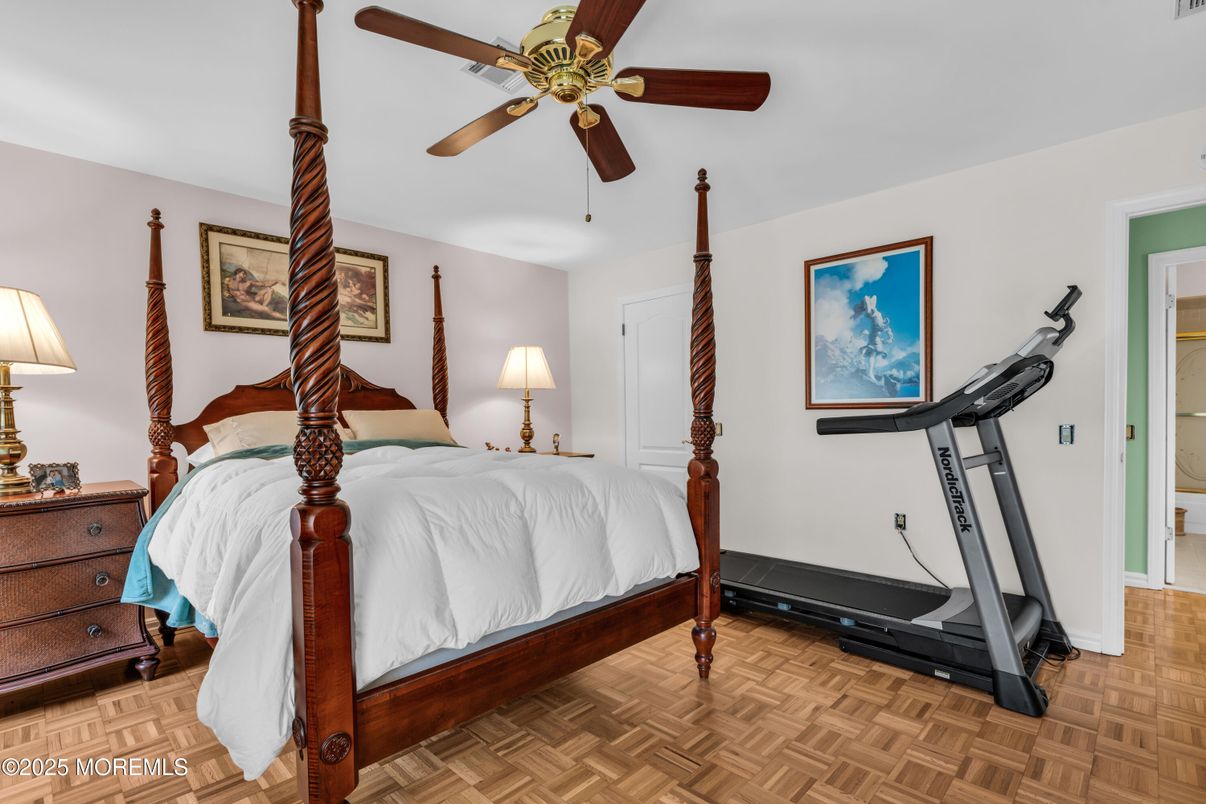 Bedroom, Fitness Equipment, Interior, Wood Texture Flooring