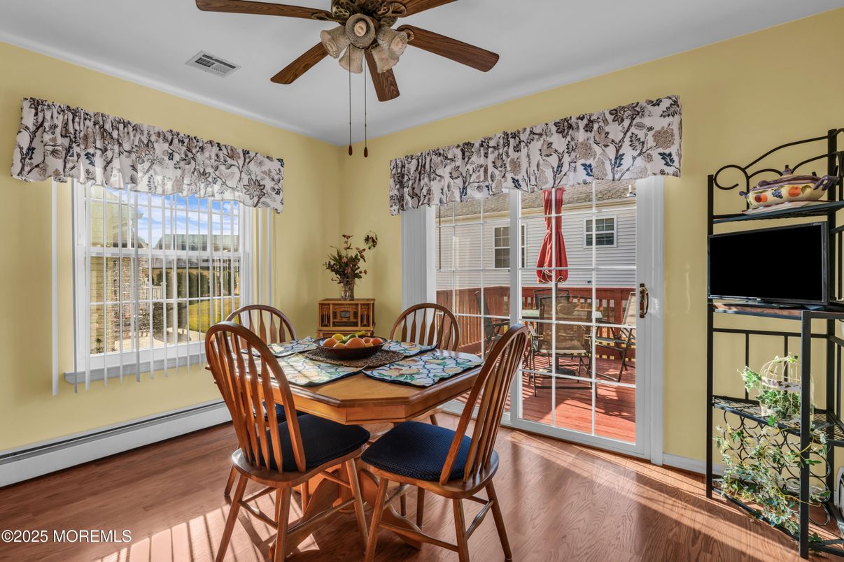 Dining room, Interior, Wood Texture Flooring