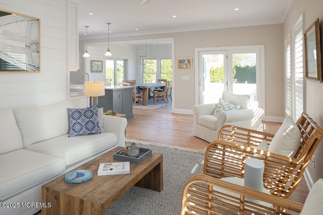 Dining room, Interior, Living room, Pendant Lights, Recessed Lighting, Wood Texture Flooring