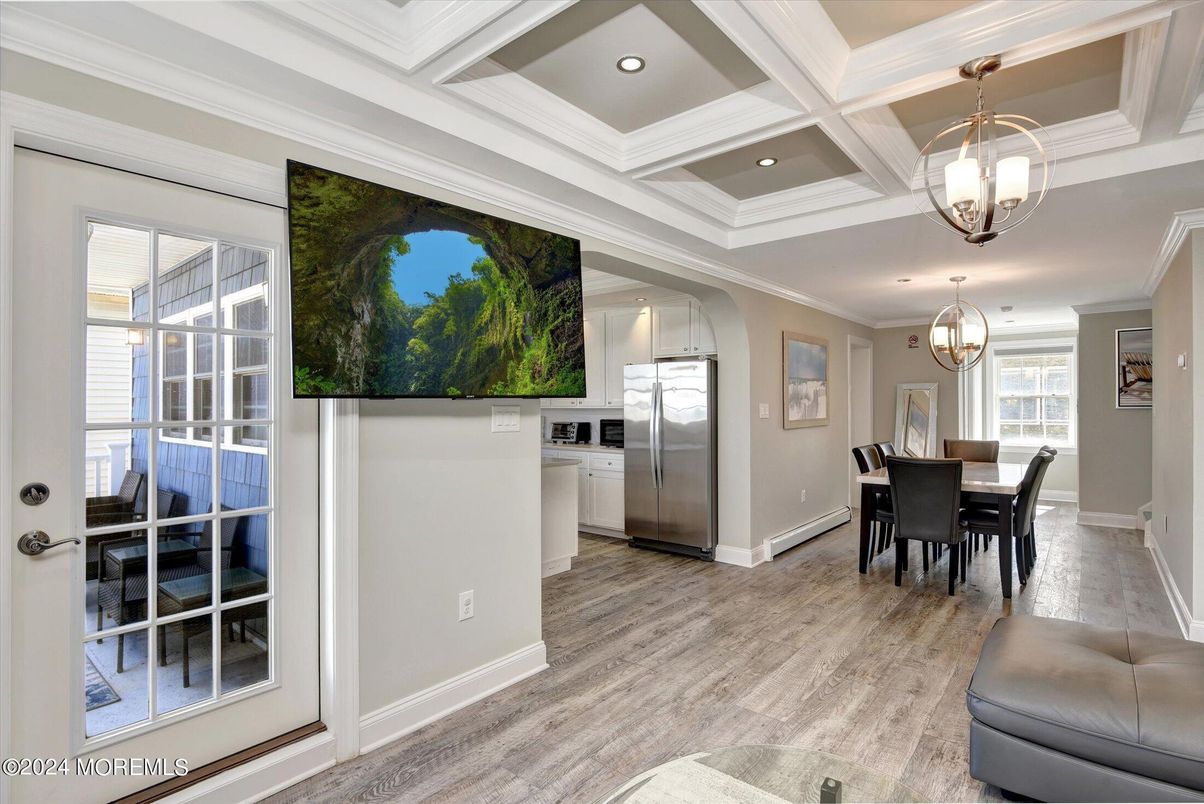 Chandelier, Dining room, Interior, Pendant Lights, Recessed Lighting