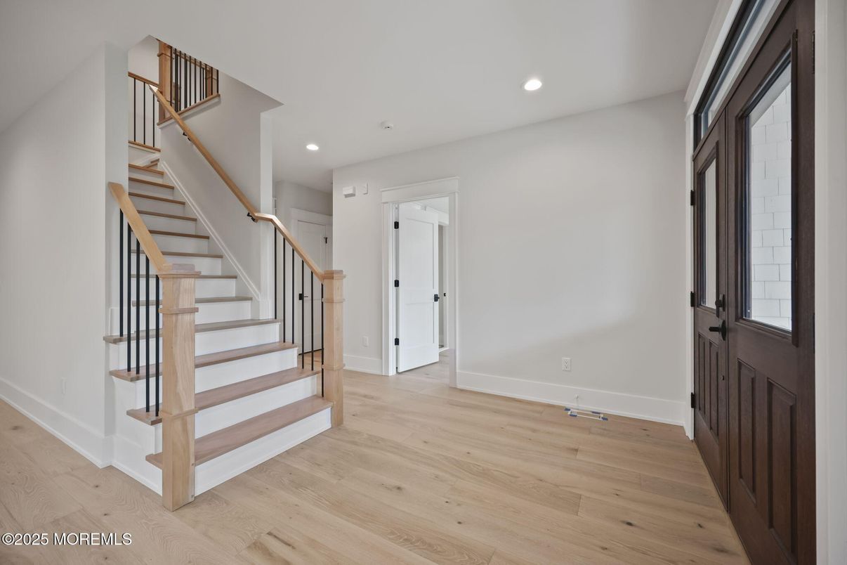 Interior, Recessed Lighting, Wood Texture Flooring
