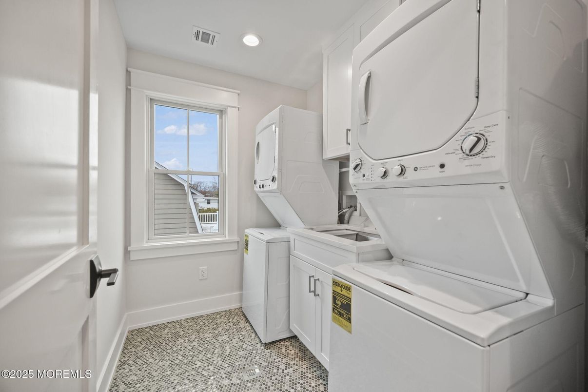 Interior, Recessed Lighting, Utility Closets, Washer