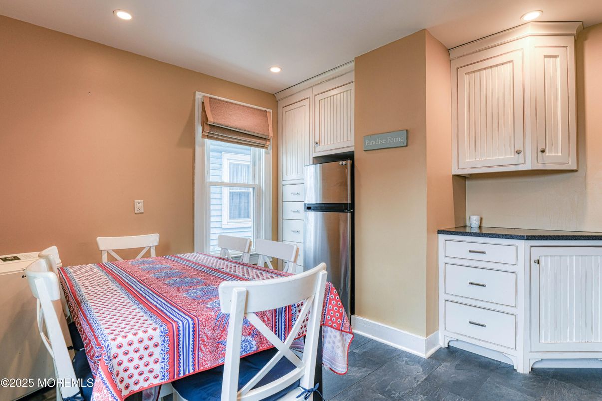 Dining room, Interior, Kitchen, Recessed Lighting