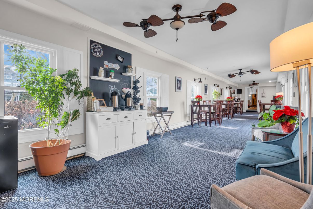 Dining room, Interior, Recessed Lighting