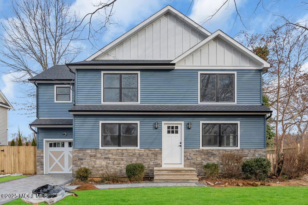 Attached, Exterior, Facade, Farmhouse