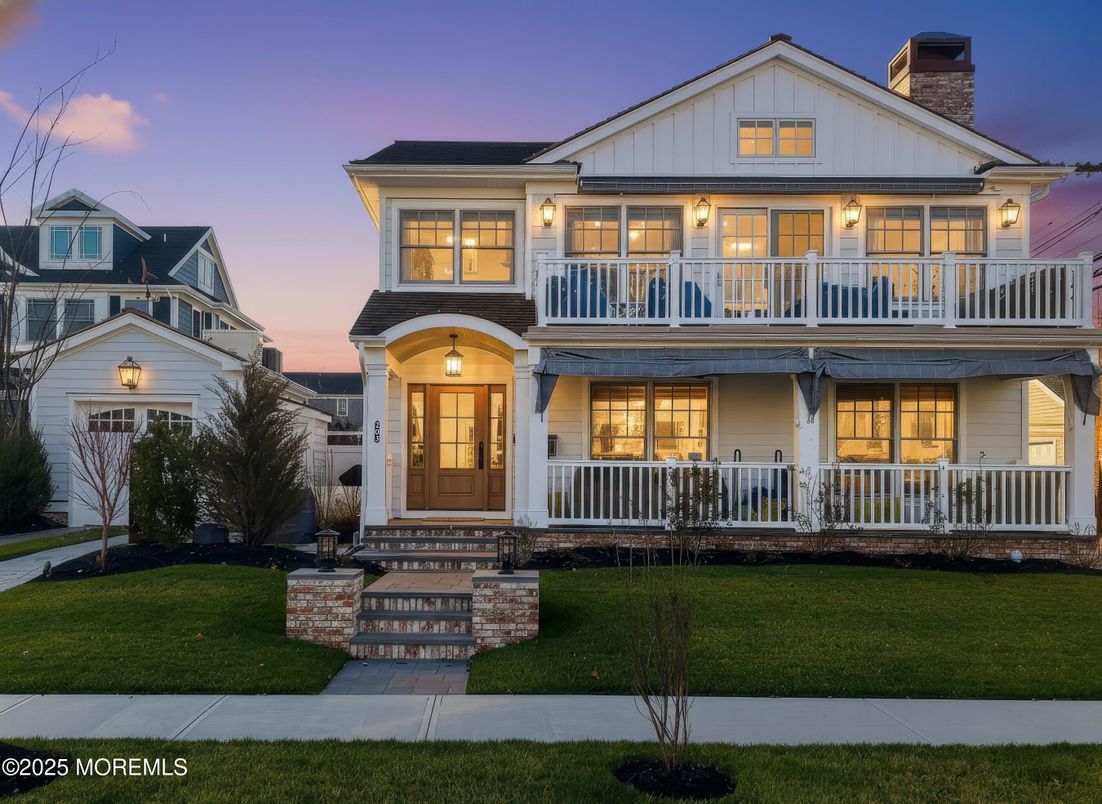 Exterior, Facade, Farmhouse
