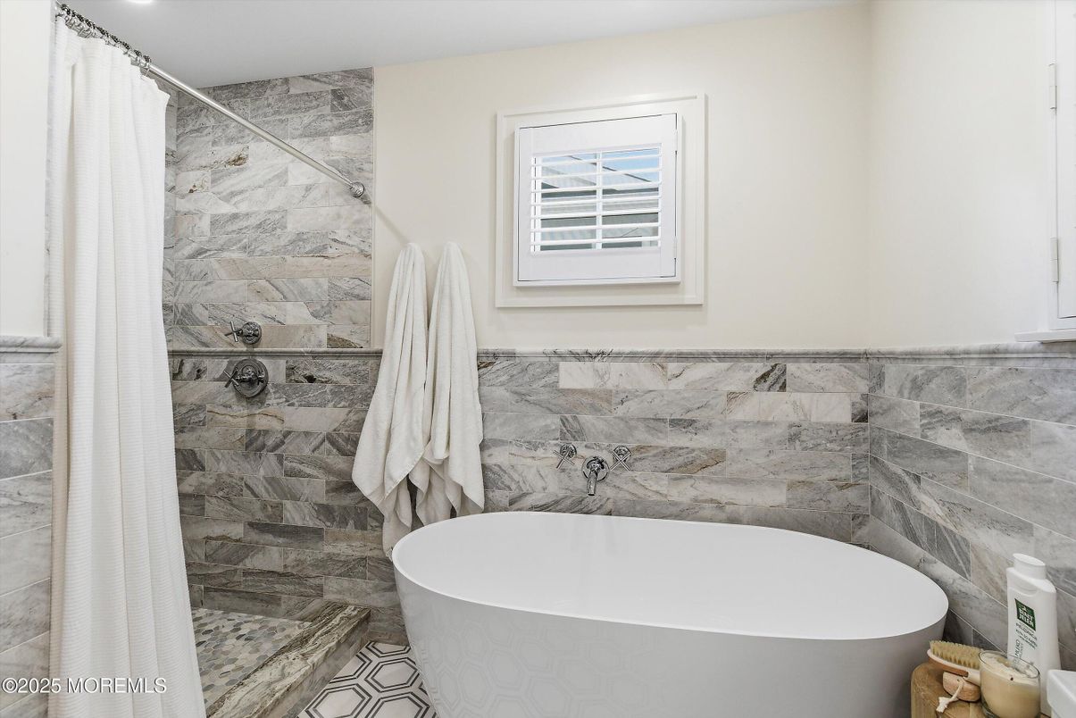 Bathroom, Free Standing Baths, Interior, Marble Walls