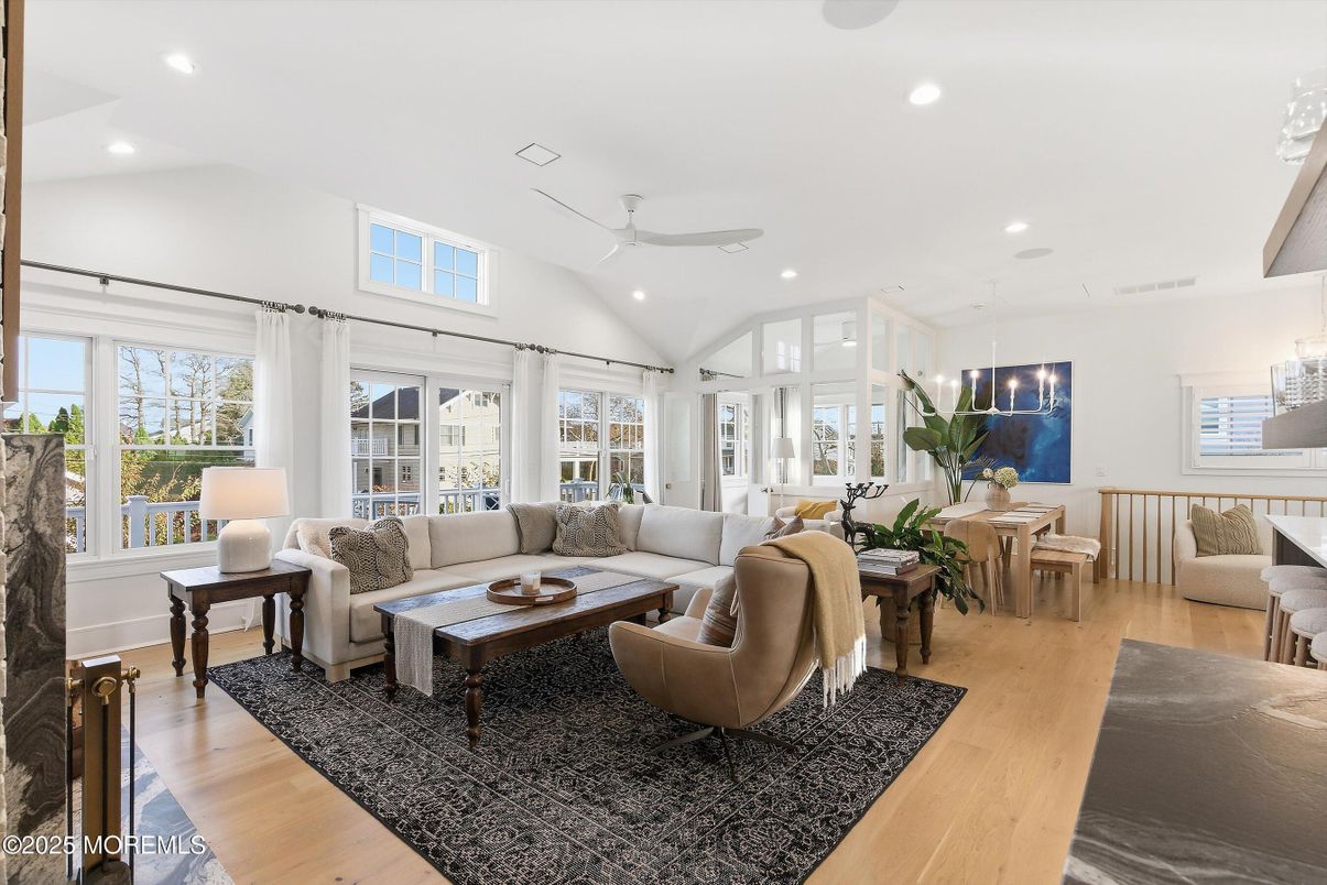 Dining room, Interior, Living room, Pendant Lights, Recessed Lighting, Wood Texture Flooring