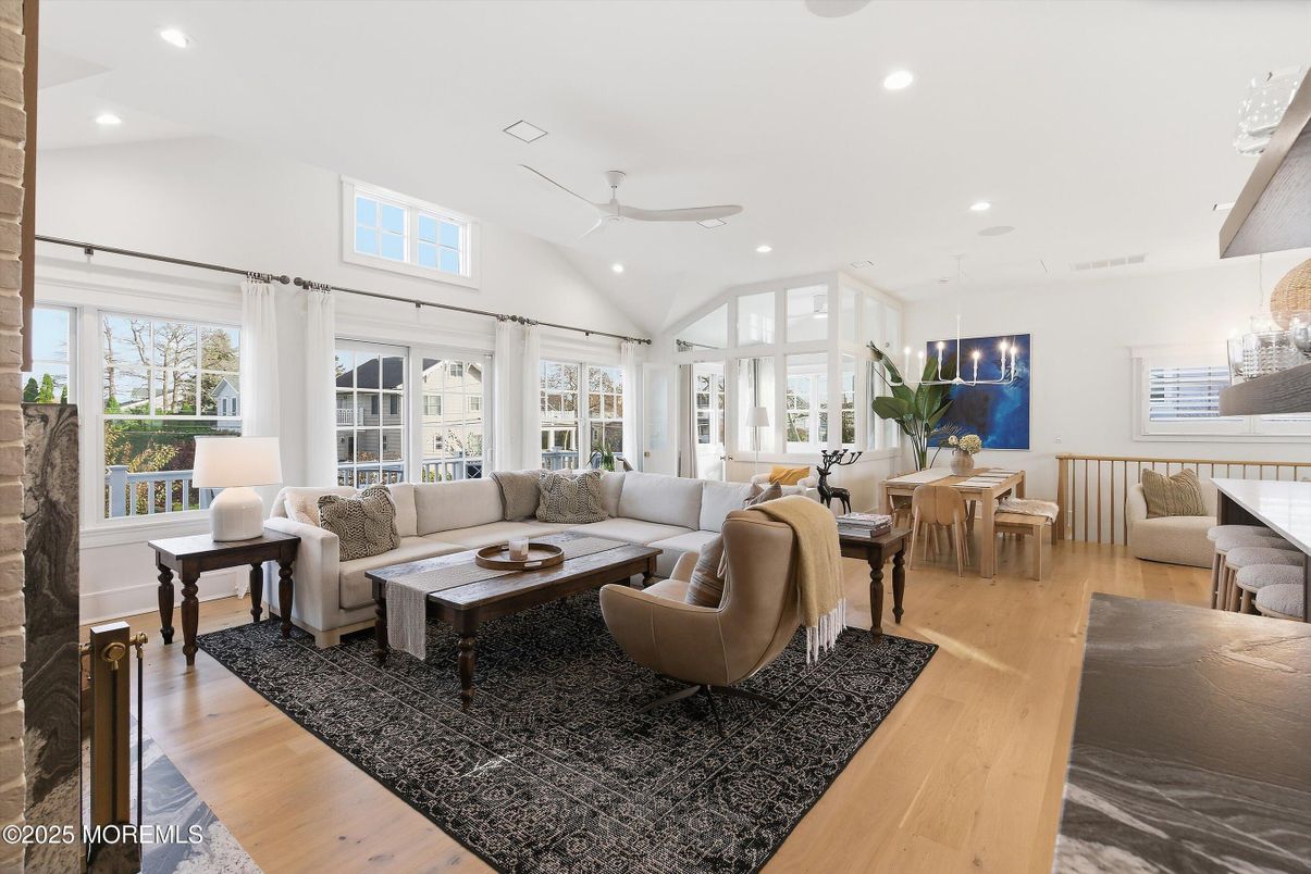 Dining room, Interior, Living room, Pendant Lights, Recessed Lighting, Wood Texture Flooring