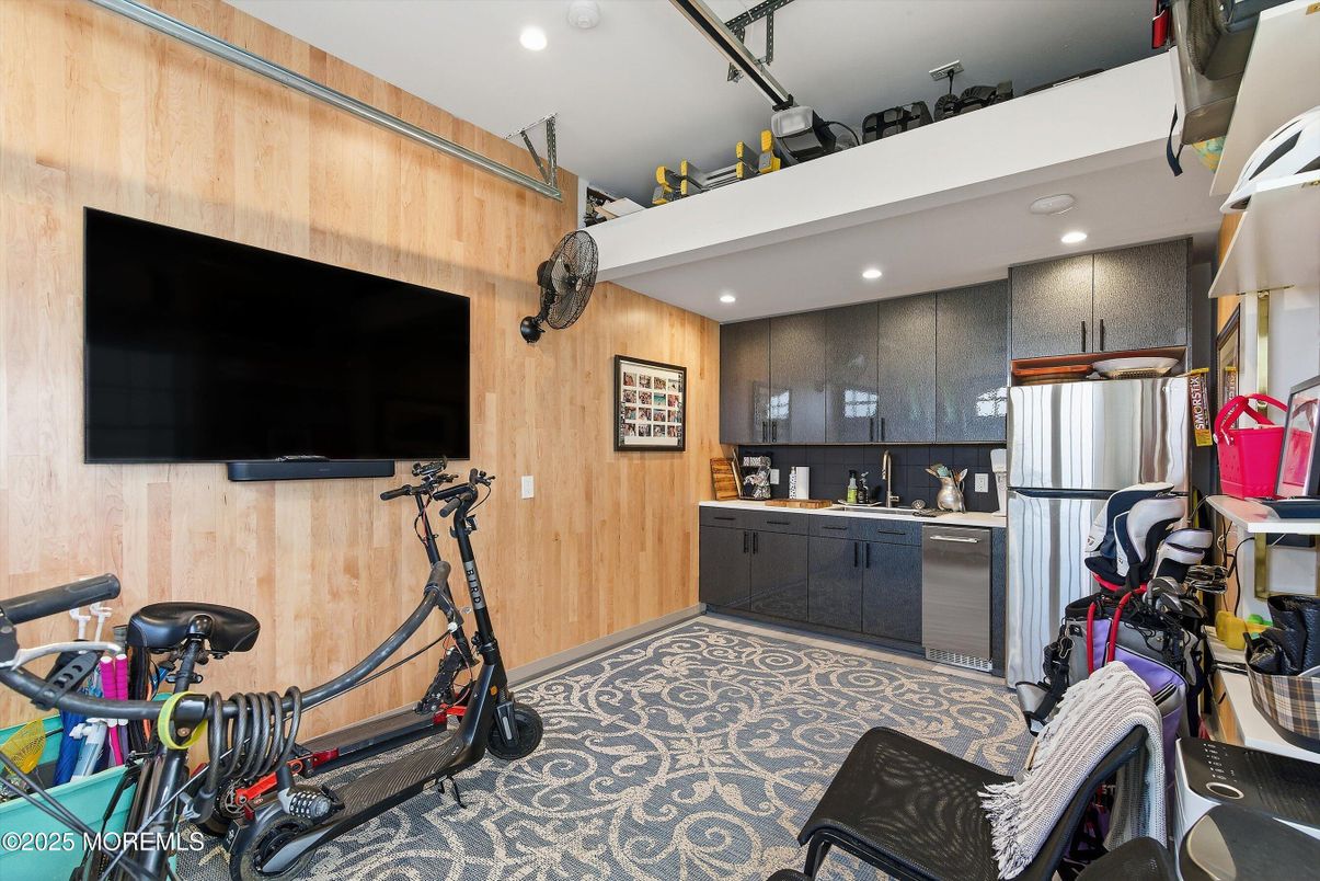 Fitness Equipment, Interior, Recessed Lighting, Wooden Walls