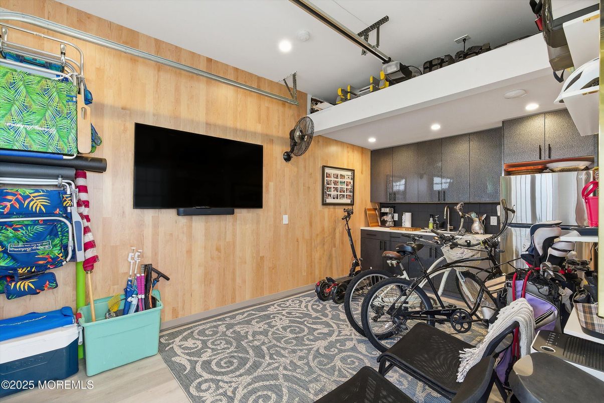 Interior, Recessed Lighting, Wood Texture Flooring, Wooden Walls