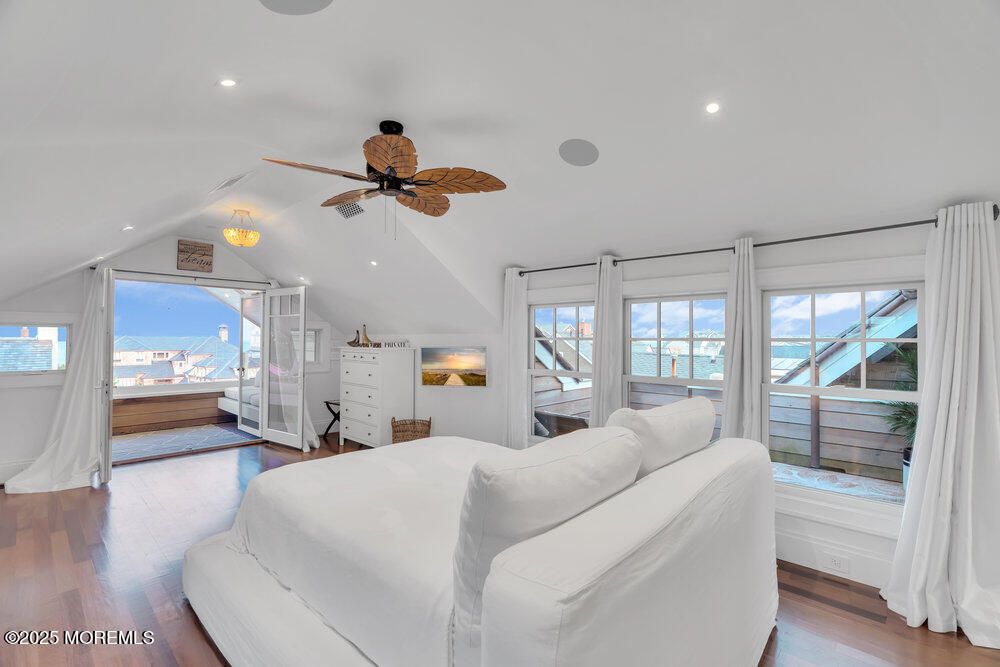 Bedroom, Interior, Recessed Lighting, Water, Wood Texture Flooring