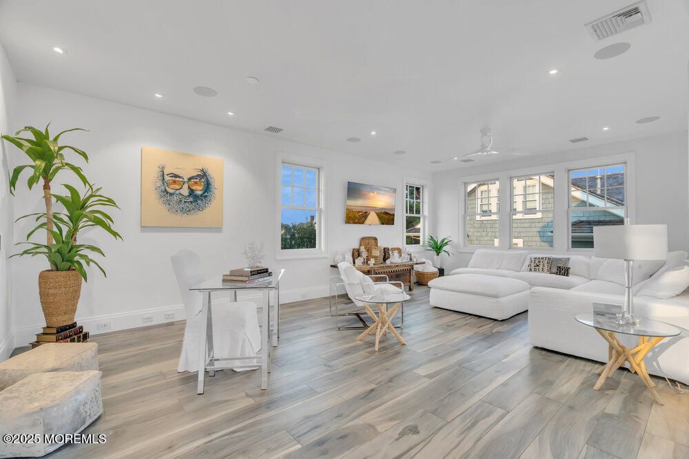 Dining room, Interior, Living room, Recessed Lighting, Wood Texture Flooring