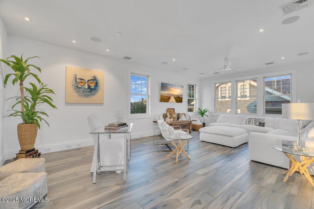 Dining room, Interior, Living room, Recessed Lighting, Wood Texture Flooring