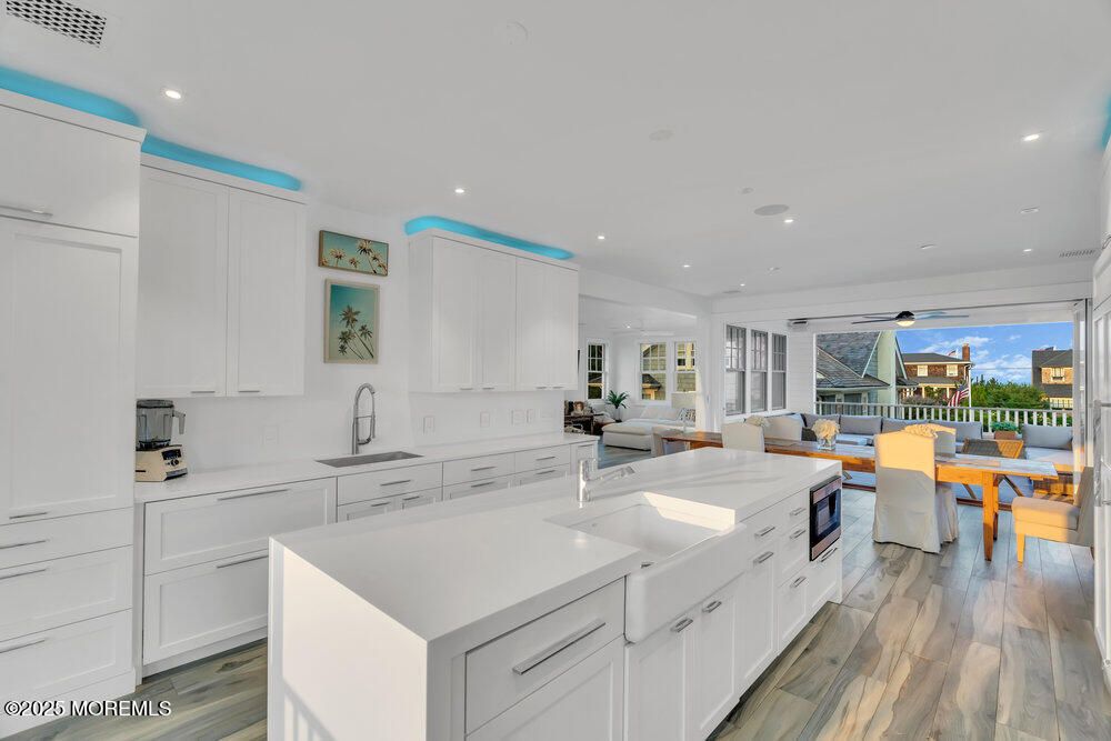 Dining room, Interior, Kitchen, Recessed Lighting, Wood Texture Flooring