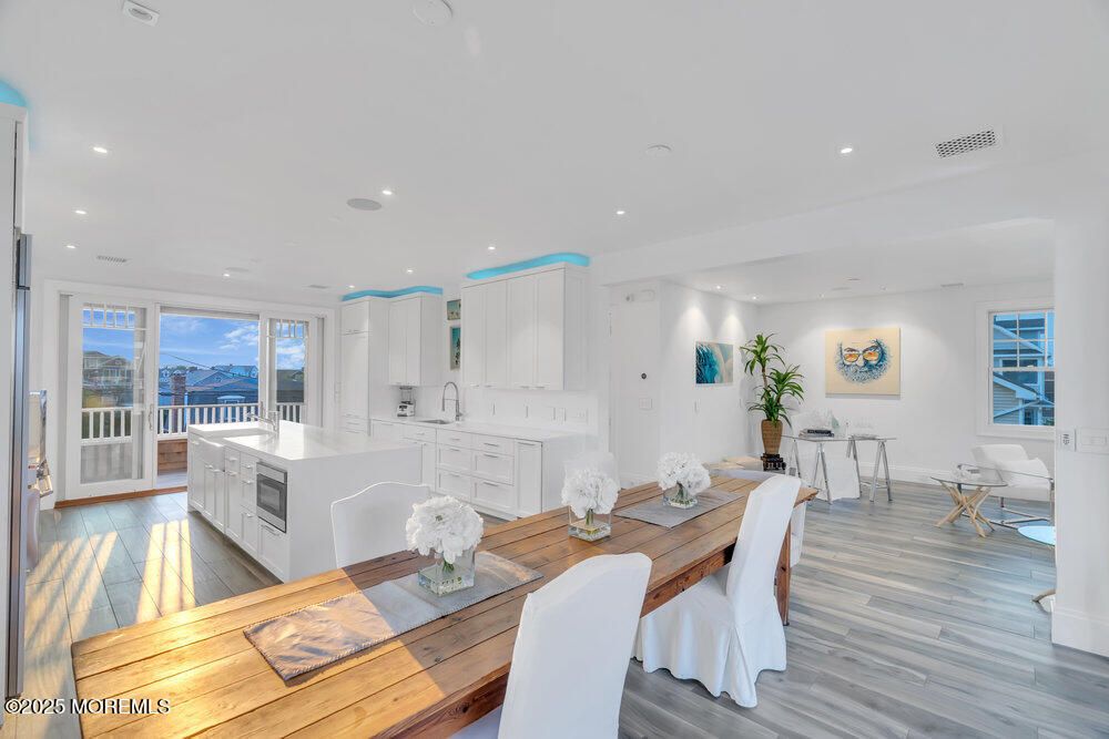 Dining room, Interior, Kitchen, Recessed Lighting, Wood Texture Flooring