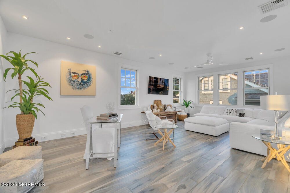 Dining room, Interior, Living room, Recessed Lighting, Wood Texture Flooring