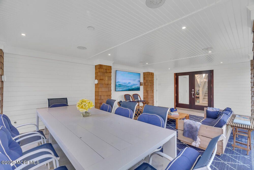 Dining room, Interior, Recessed Lighting