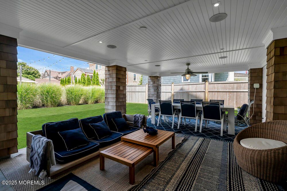 Exterior, Outdoor Kitchen