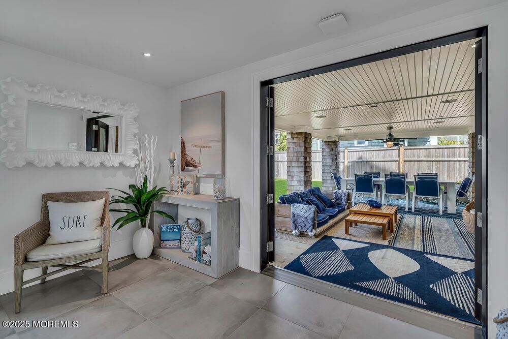 Dining room, Interior, Living room, Recessed Lighting