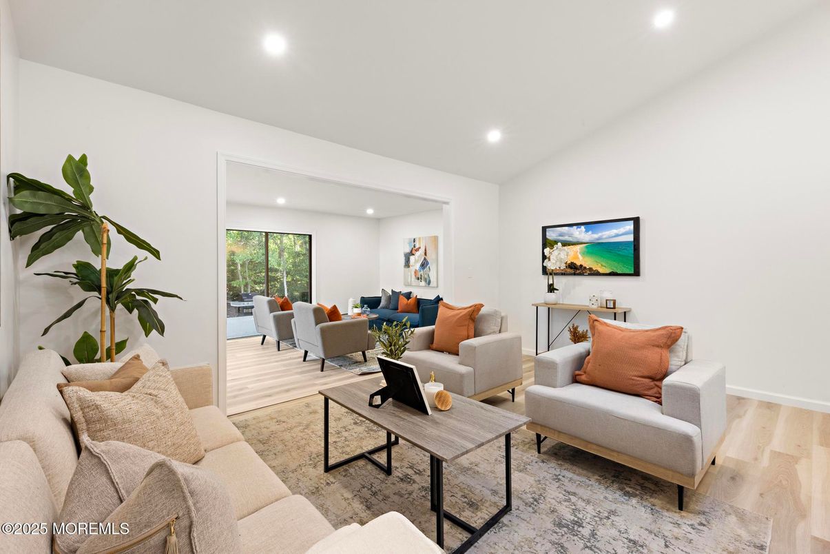 Dining room, Interior, Living room, Recessed Lighting, Wood Texture Flooring