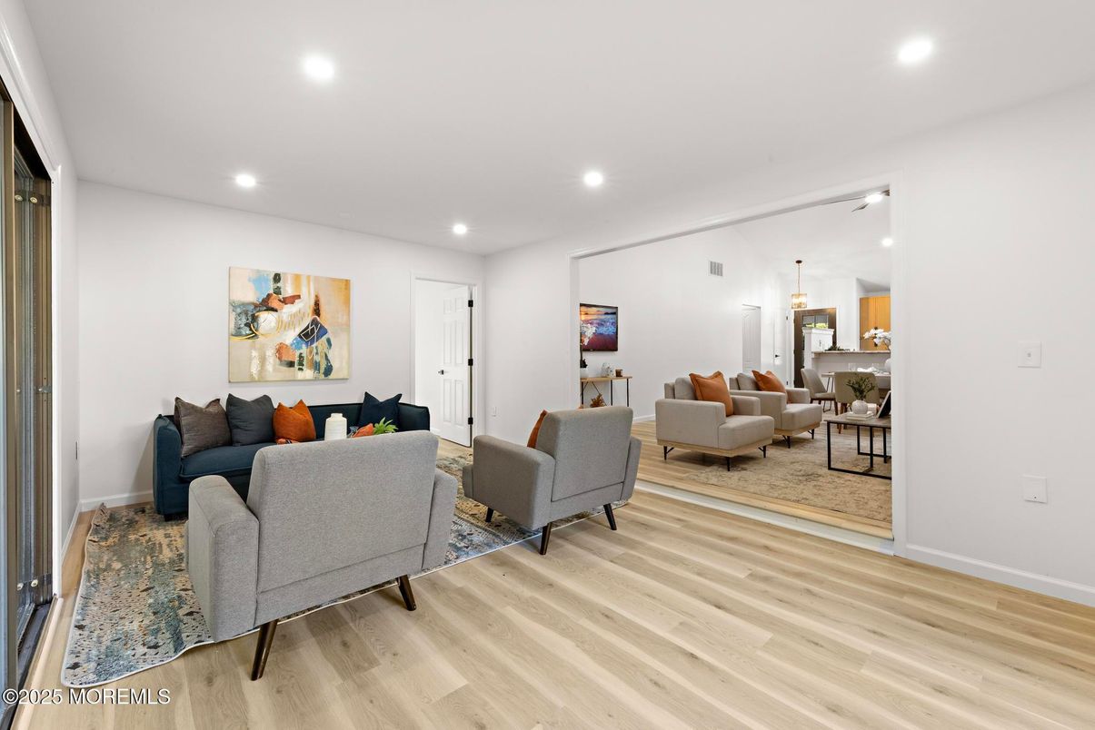 Interior, Living room, Recessed Lighting, Wood Texture Flooring